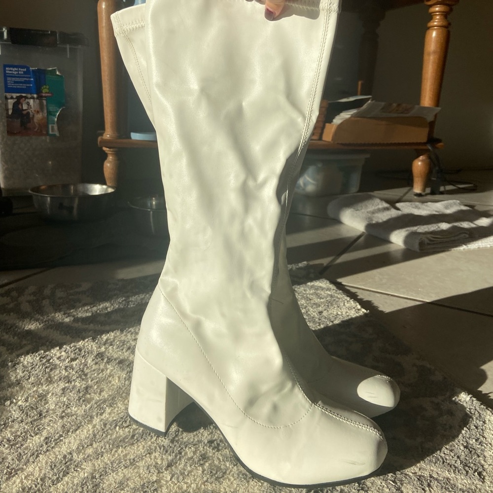Tall white boots, size 9, worn once